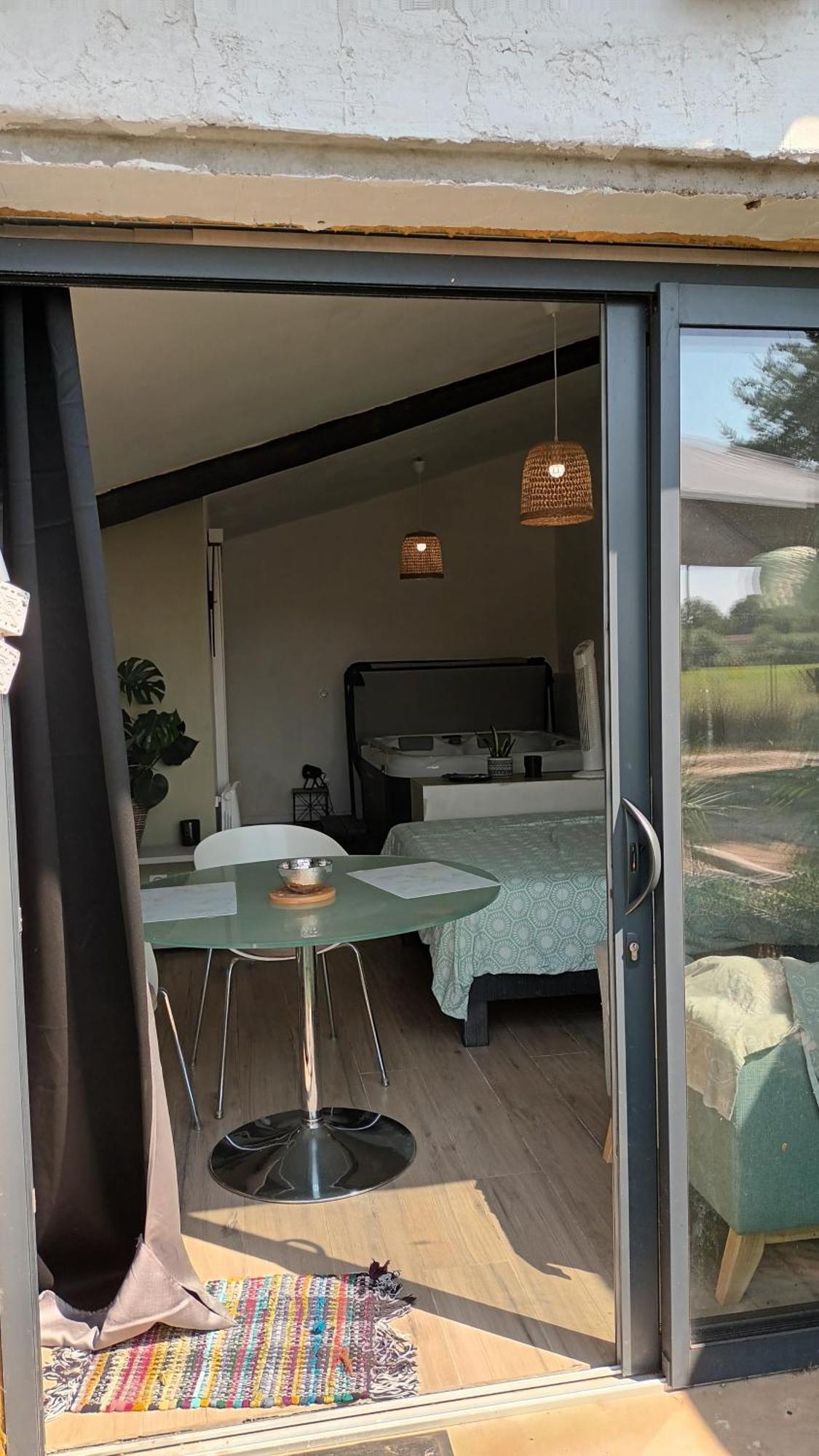 Les Prairies Mas Roux Guest House Raphèle Стая снимка