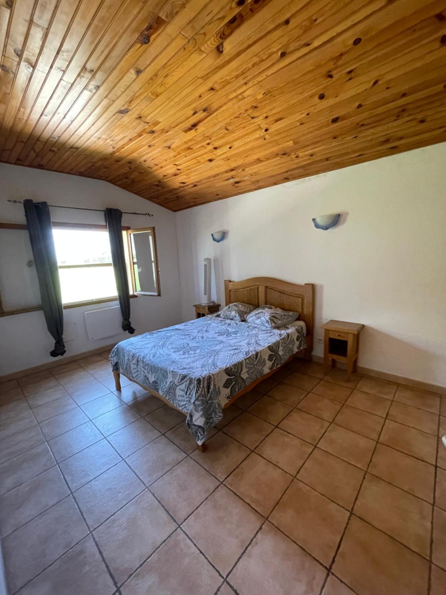 Les Prairies Mas Roux Guest House Raphèle Стая снимка