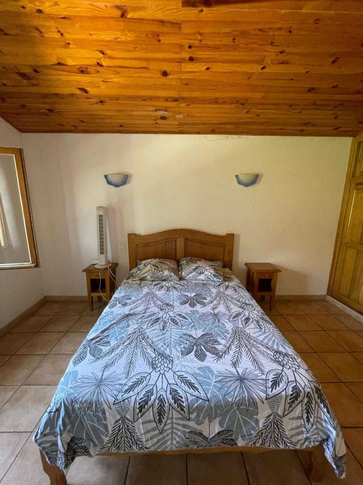 Les Prairies Mas Roux Guest House Raphèle Стая снимка