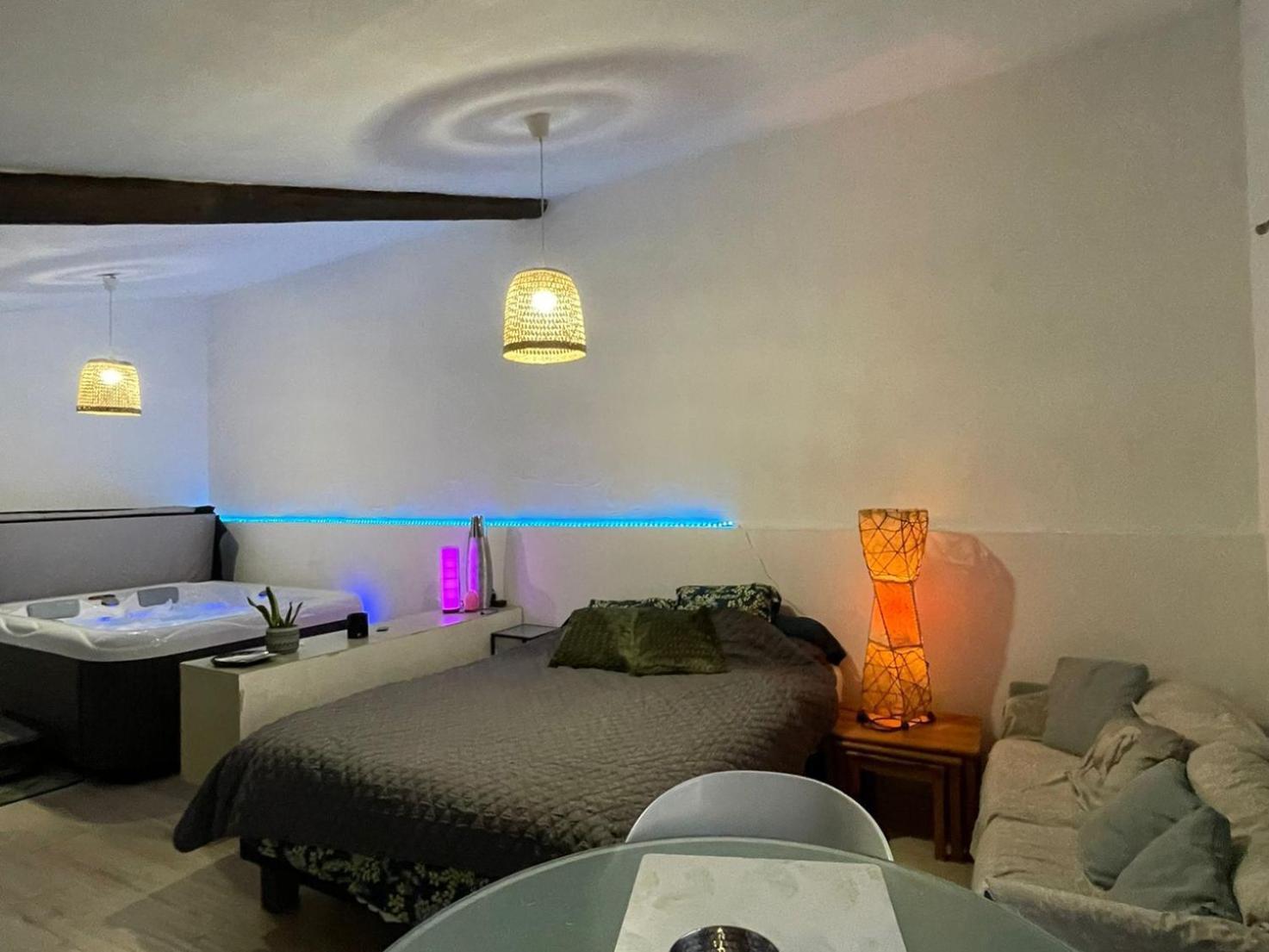 Les Prairies Mas Roux Guest House Raphèle Стая снимка