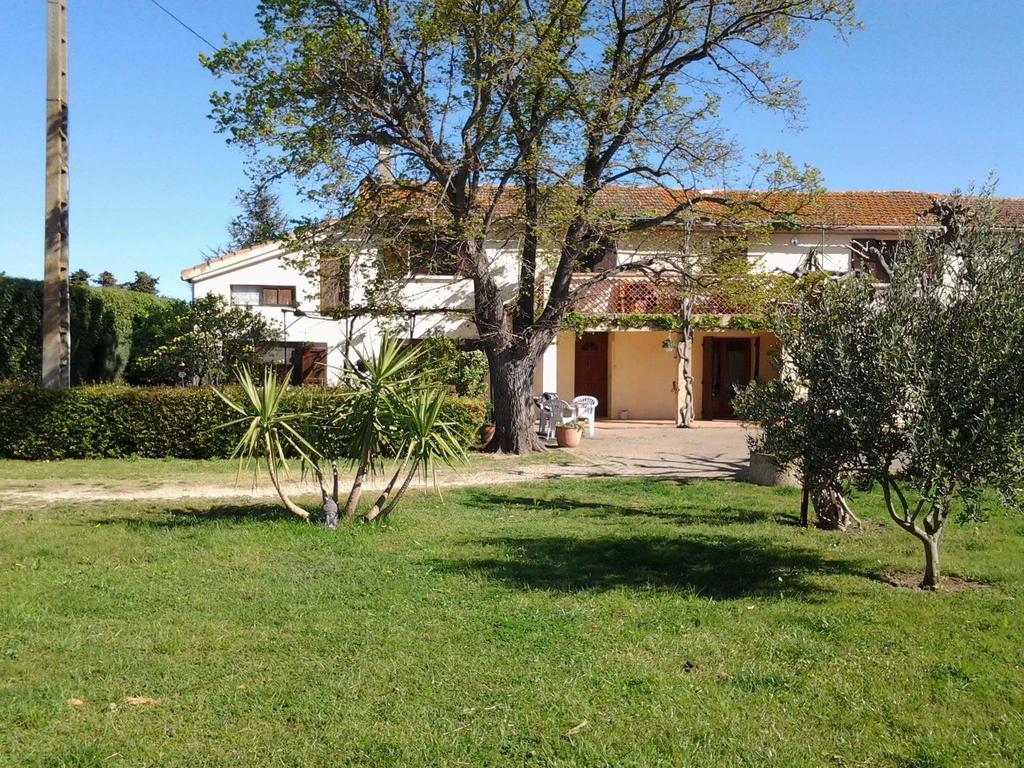 Les Prairies Mas Roux Guest House Raphèle Екстериор снимка